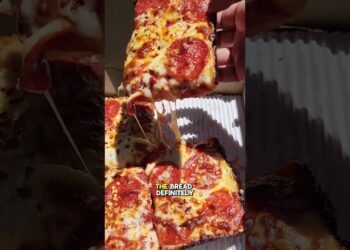 had to run it back for that bread #pizza #food