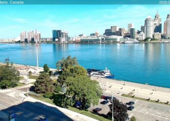 Detroit River Live Cam from Windsor, Ontario, Canada – Evening Segment – 2025-07-22