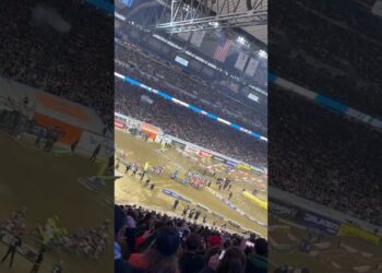 Detroit Supercross 250 Main Event crash #supercross #detroit #crash