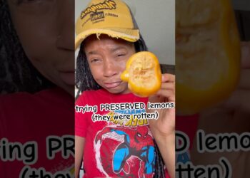 i think they were rotten🤢 #shorts #detroit #eatingasmr #foodreview #mukbang