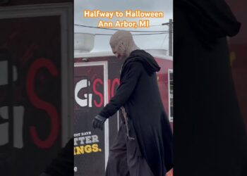 Halfway To Halloween #AnnArbor #Michigan 🧟‍♂️🎃🤯💀👻