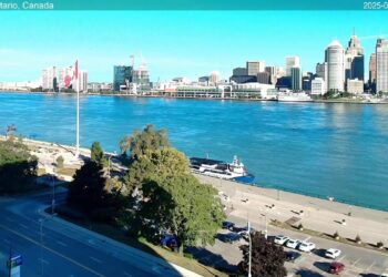 2025-08-28 Evening Segment – Detroit River Live Cam from Windsor, Ontario, Canada