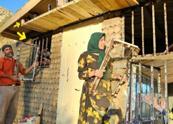 Real Nomadic Life: Single Mother and Her Children Surviving in a Harsh Mountain, Full of Hope