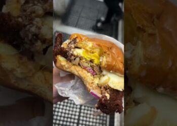 Detroit’s Top 5 Burgers of 2024! #burger #detroit #restaurantreview #michigan