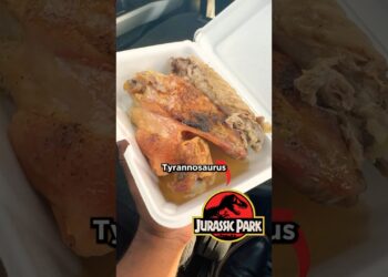 Neck Bones, Beef Ribs and Turkey Wings in Detroit! Al’s Soulfood. #foodreview #foodie #shorts