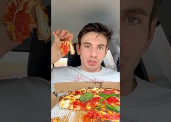Nate’s Detroit Style Pizza Review in Brooklyn, New York #pizza #foodreview #shorts