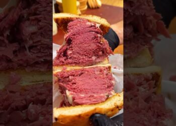 The best burger at Detroit, Michigan #bestfood #burger #beef #americanfood