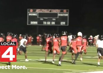 'Midnight Madness' football practice tradition continues for a 3rd year in Belleville