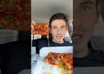 Detroit Pizza Depot Review in Los Angeles, California #pizza #shorts