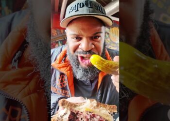 Is this Reuben better than Katz? Zingerman’s in Ann Arbor might’ve just done it. #zingermans