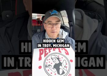 Hidden Gem Pizza & Pasty Spot in Troy, Michigan! 🍕🥟 #michigan #detroit #foodreview