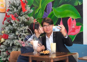 Merry Christmas – CEO Tuan and Tu Moc had a wonderful time with their adorable children.
