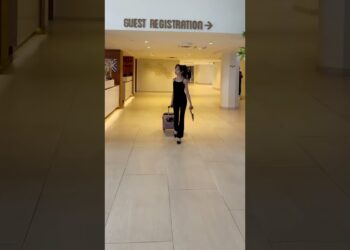From hotel doors to fashion floors — Annabell proving workdays can slay. 💼✨ #Annabell #shortvideo