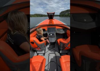 Check out the secret cabin on this Adrenaline Powerboats 47 ZRX 🔥