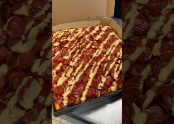 Finally, a pizza joint that understands how much pepperoni to put on a pizza! 😏🍕🔥🤤 #DEVOURPOWER