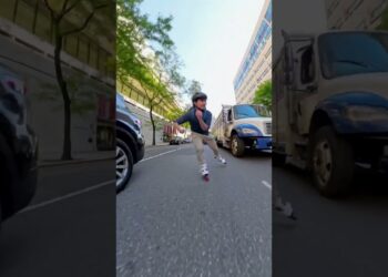 He wouldn’t stop honking so I dusted him #urbanskating #nyc #rollerblading