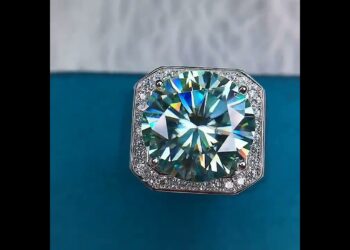 Stand Out with a 10 Carat Blue Moissanite Brilliant Cut Men’s Ring in Silver 925