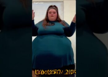 This isn’t good #amberverse #gorlworld #food #funny #youtubepersonality #amberlynnreidreaction