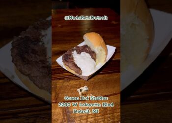 Green Dot Stables (Detroit, MI) #camelmeat #sliders #poutine #cheapeats #fries #Detroitrestaurants