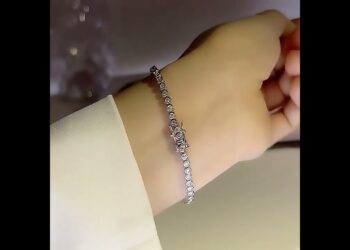 Want to Shine Like a Star? Check Out This 3 Carat D Color VVS1 Moissanite Tennis Bracelet!