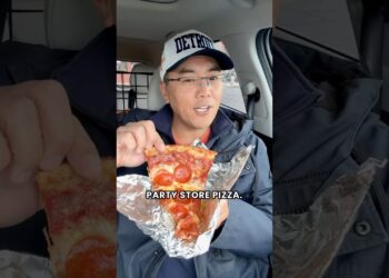Party Store Pizza in Michigan!🍕 #detroit #foodreview