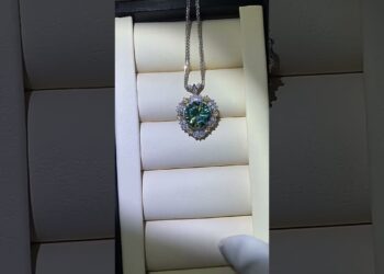 Surprise Her with This Stunning 5 Carat Green Moissanite Heart Blossom Wedding Pendant!