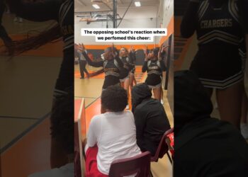 the reaction😂💛 #trending #explore #cheerleading #highschool #highschoolsports #relatable #sports