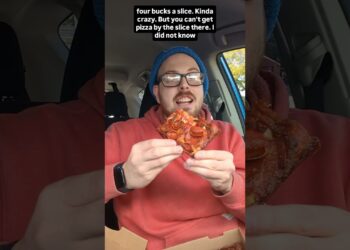 #jetspizza #pizza #pepperoni #fastfood #food #foodreview #tastetest #midwest #detroit #shorts #jets