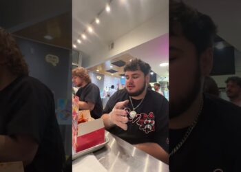 Nino Toka reviews Noori Chicken in Ann Arbor 🐓🔥 #ninotoka #rapper #foodreview