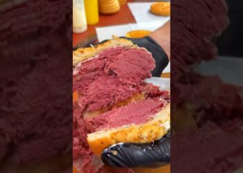 The best burger at 3750 GRATIOT AVE, Detroit, Michigan #burger #beef #bestfood