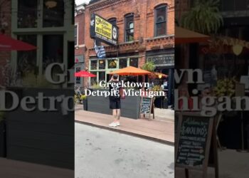 Greektown Detroit 🇬🇷 #detroit #foodvlogs #greekfood #foodshorts