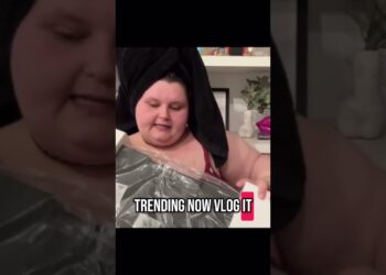 Amber broke her scale #amberverse #gorlworld #funny #youtubepersonality #viralvideo