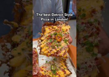 The best Detroit style Pizza 🍕 #pizza #london #foodie #halal #foodreview #foodshorts #foodvlog
