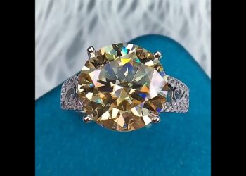 5 Carat Yellow Moissanite V Arm Wedding Ring in 925 Silver