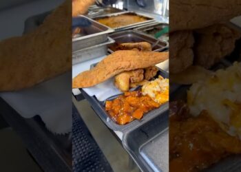 This Soul Food Plate Is CRAZY — Would You Smash It? 🔥#food #soulfood