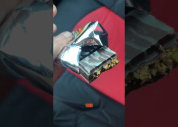 Dubai Chocolate in Detroit #foodblogger #detroit #food #foodreview #chaldean #foodshorts #dubai