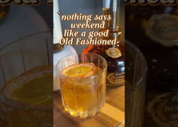 Nothing says weekend like a good old fashioned old fashioned! Treat yourself at Venue in #annarbor !