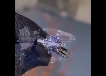 Blooming Elegance with Our 3 Carat D Color Moissanite Lotus Ring for Special Occasions  ✨🌸