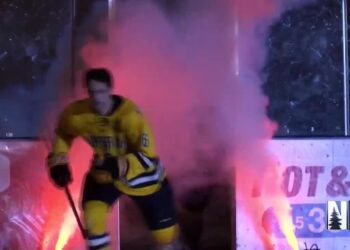 Yellowjackets’ men’s hockey returns home with 7-1 rout over Concordia