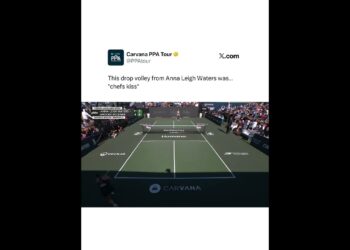 A perfect pickleball shot from Anna Leigh Waters 😧