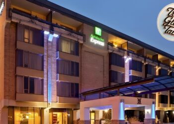 Holiday Inn Express Detroit-Birmingham By IHG | Detroit (MI), United States | Hotel Review 🏩