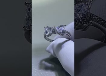 Stunning 2 Carat D Color Heart-Shaped Moissanite Bow Ring in Premium 925 Silver for Wedding Elegance
