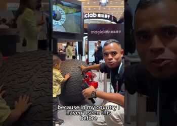 Mee they explore the remarkable AI tech and robots at Canton Fair! #cantonfairvlogger