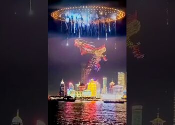 Shanghai Dragon Drone Show • China New Years Eve 2025
