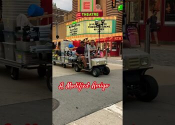 At the Ann Arbor Art Fair  #travel #artfestival #michigan #annarbor