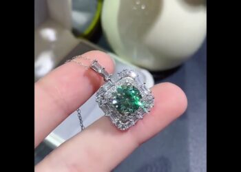 Ever Thought a 5 Carat Necklace Could Be Green and Gorgeous? You’ve Got to See This!