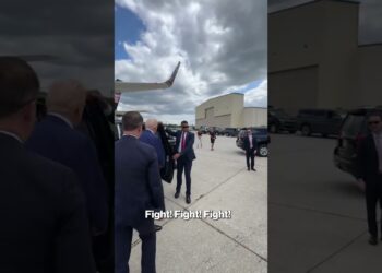 Donald Trump welcomed by supporters chanting “Fight!” in Detroit #shorts